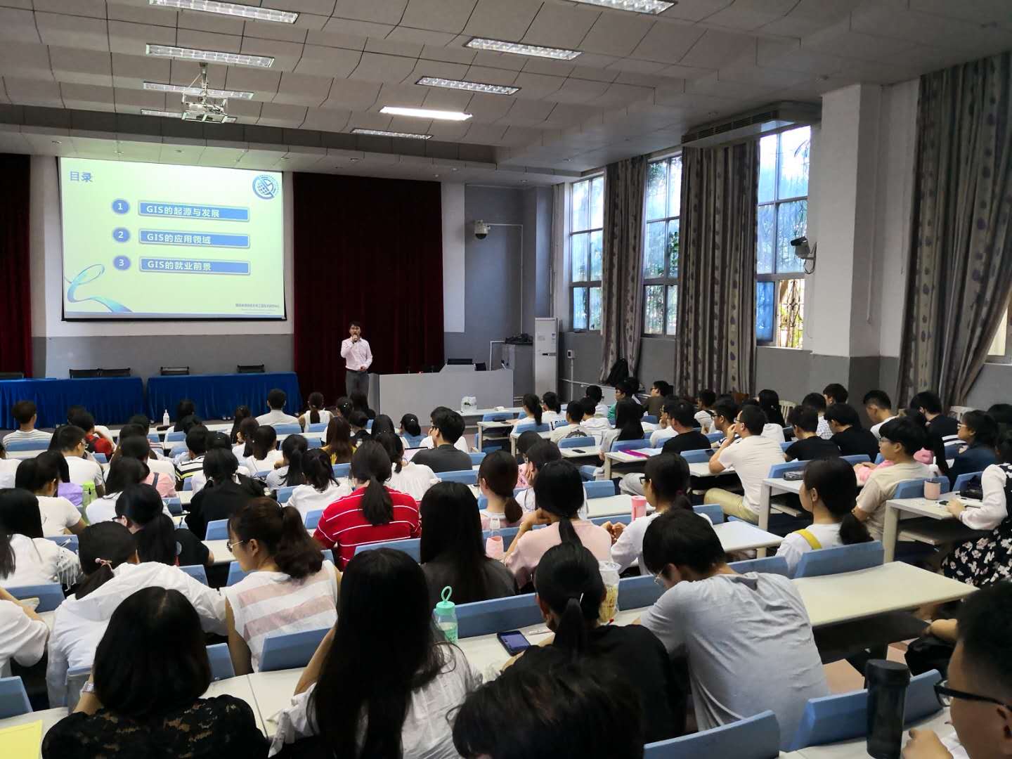 中国地质大学(武汉)国家GIS工程技术研究中心江宝得博士到我校讲学